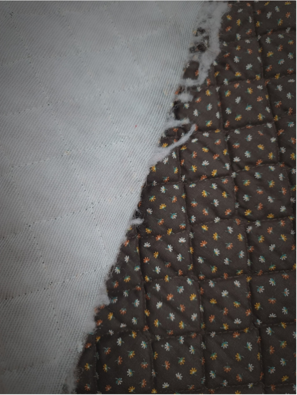 Vintage Wamsutta Quilted Fabric Remnant Ditsy Floral Brown 42x36 - Picture 2 of 9